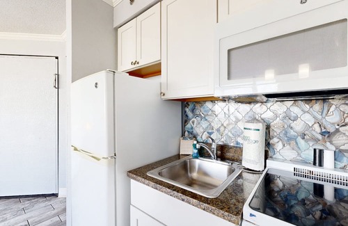 Myrtle Beach Condo | Oceanview condo with hot tub, pool, game room & beach access