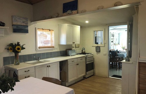 Windy Harbour House | Villa Varese is an original 1950's cottage that is 200metres from the beach.