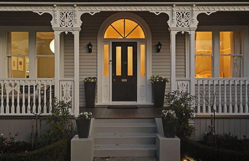 Devonport House | Stunning hillside home with city views