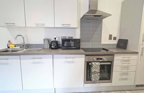 Yardley Apartment | Modern 2 Bed Apt - 15 Mins to Solihull Centre
