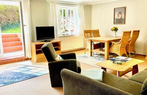 Ostseebad Ahrenshoop Apartment | Spacious basement apartment near the beach