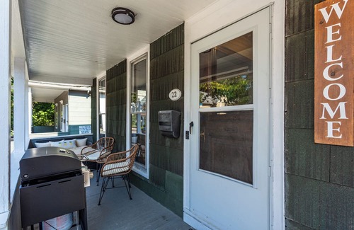 Downtown Rochester Apartment | Stylish 3 Bedroom W/AC ❄️, Mesh WiFi 🛜, Billiards 🎱 table, Games🎯🎮,parking