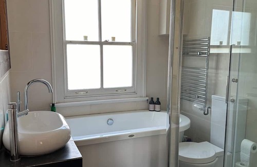 Shepherd's Bush House | Central London Boutique Townhouse