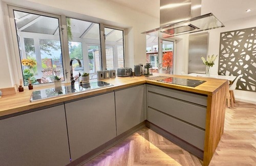 Lytham St. Anne's House | Derbe House, Spacious 3 bedroom house, Sleeps 6