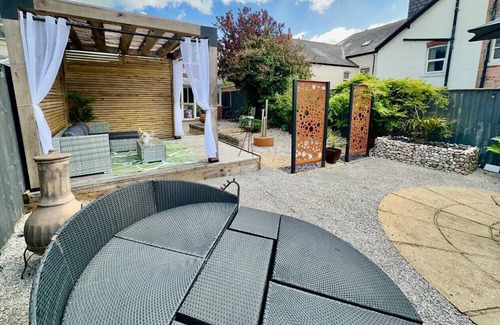Lytham St. Anne's House | Derbe House, Spacious 3 bedroom house, Sleeps 6
