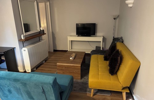 Amersham Apartment | One bed ground floor apartment 2 mins walk from the Met line