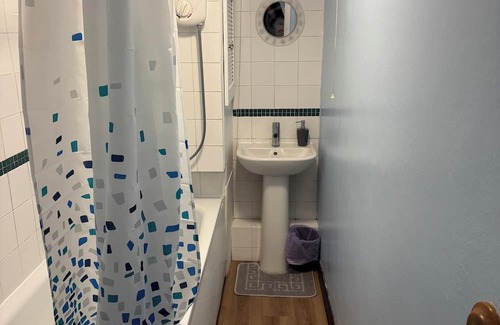 Amersham Apartment | One bed ground floor apartment 2 mins walk from the Met line