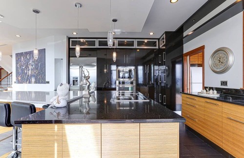 Lower Sumas Mountain House | Luxury Home with a View on Eagle Mountain