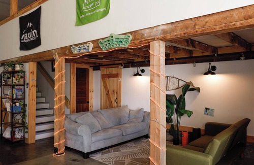 Rumney Cabin | Beautiful Bunkhouse in White Mountains - Families, Adventures, Retreats