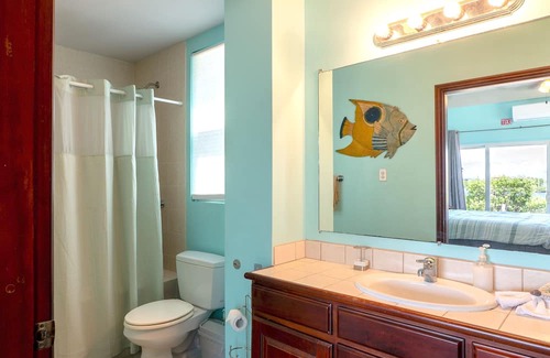 San Pedro Apartment | Charming lakefront apartment with stunning views