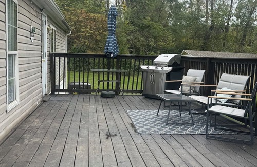 Montgomery House | Spacious house with an open floor plan. Family friendly. Serene back yard.