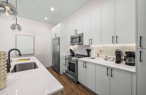 Pinecrest West Park House | Spacious New-Build 3Br Home Near Downtown Tampa