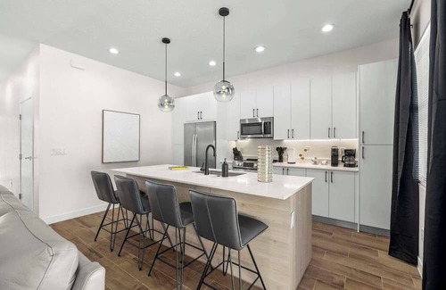 Pinecrest West Park House | Spacious New-Build 3Br Home Near Downtown Tampa