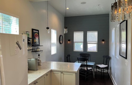 South Redlands House | Redlands Historic Barn House Perfect for gatherings! Extra house next door!