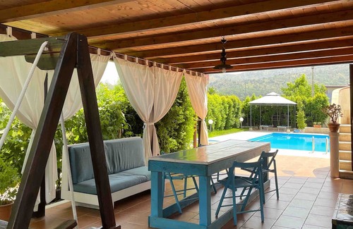 Gaggi House | Holiday Home 'Casa Relax' with Mountain View, Wi-Fi and Air Conditioning