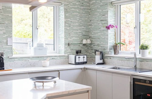 West Kirby Cottage | 8 bedroom accommodation in Caldy, near West Kirby, Wirral