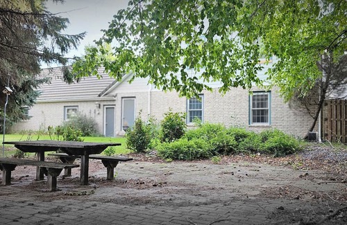 Aberdeen House | Deer Creek Country Escape - spacious 5 bedrooms with a private walking trail