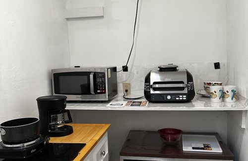 Tallahassee Apartment | Newly renovated 100% privacy Very quite studio with private entrance