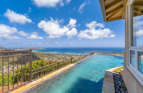 Kuliouou - Kalani Iki House | Stunning 4BR Home w/Infinity Pool & Sunrise Ocean Views