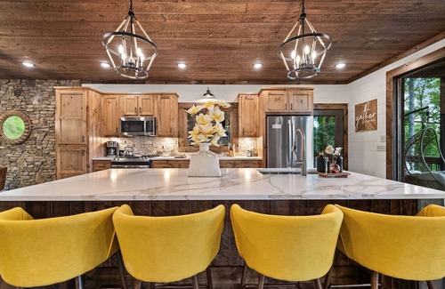 Blue Ridge Cabin | Teresa's River Retreat in Blue Ridge Ga