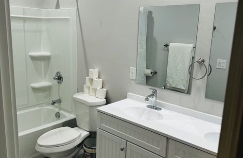 Wasilla House | New Build! Cozy 2-bedroom home, with WiFi.