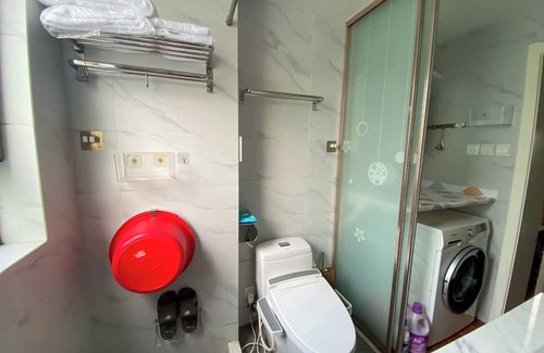 Hongqiao House | Modern Luxury Apartment near Metro Line 9 Caoyangjing, Smart Features!