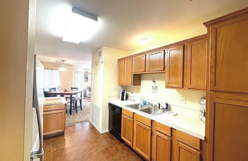 Monroe Bed & Breakfast | Bayou and Beyond: The View with hot tub and Kayak rentals