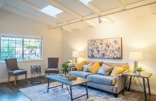 Rancho Rinconada House | Tech Retreat: Bike-Friendly to Apple offices, Walk to Main Street Eats!