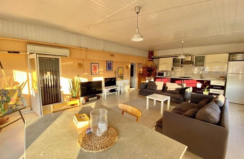 Konyaalti Apartment | Luxury Terrace Floor, Near Konyaalti Beach with Stunning Mountain Views