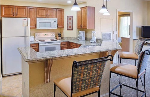 Bay Lake Resort | Charming 2-bedroom resort with WiFi, fitness room in brilliant Lake Buena Vista