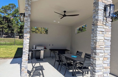 Grogan's Mill Apartment | Charming 1-bedroom apartment in The Woodlands/Spring, Tx !