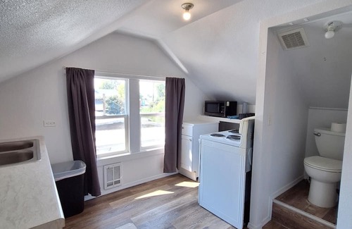 Pendleton Apartment | Walking distance to Round Up Grounds and Main Street.