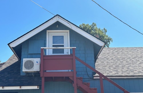 Pendleton Apartment | Walking distance to Round Up Grounds and Main Street.