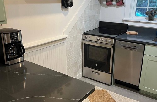 North Truro Cottage | Charming 2-bedroom cottage in Truro