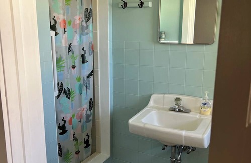 Bisbee House | Charming 1-bedroom house in beautiful Bisbee with AC, WiFi, parking, yard