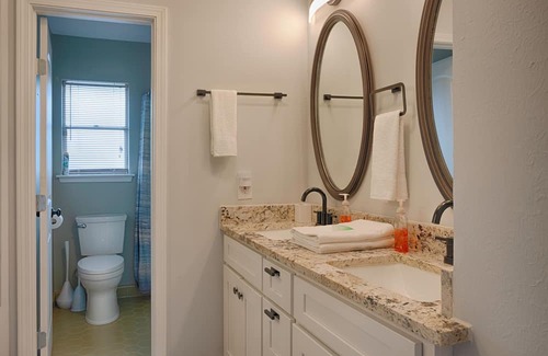 Kenner - Louis Armstrong International Airport Bed & Breakfast | Voodoo Vibes Villa - Family Favorite and comfort