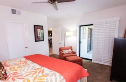 The Rose Garden Condo | Chic 2-bedroom condo with WiFi, AC in Palm Springs