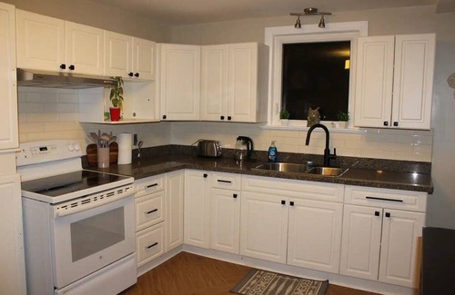 Port Colborne House | Cozy semi detached home in Port Colborne, Niagara's best kept secret