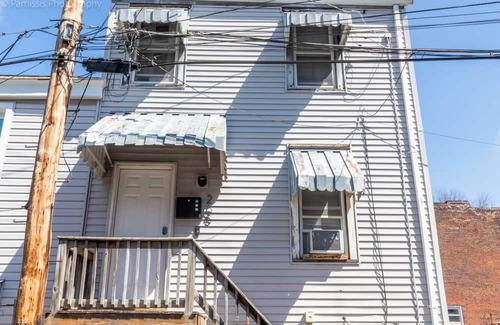 Lower Lawrenceville House | Walk to Arsenal Park! Cozy & Comfy Studio up to 3Pax