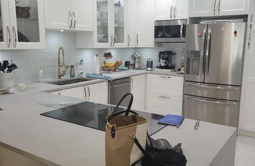 Sarasota Condo | DON'T FIGHT FOR PARKING! BEACH FRONT CONDO WITH GULF VIEWS! Modern, 2-bedroom
