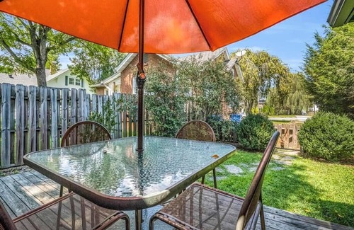 Brevard Cottage | Charming Cottage for Two on Main