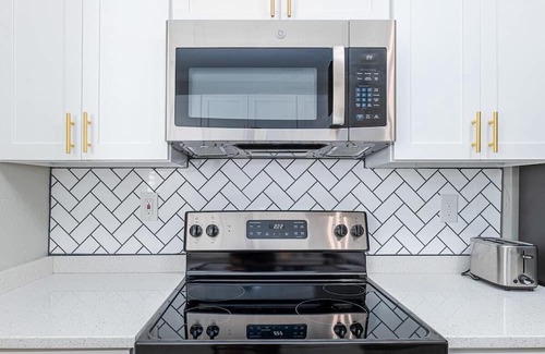 Cottage Line Apartment | The Tide Suite /Direct Beach Access