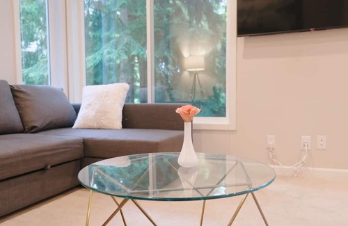 Mercer Island Apartment | Entire 1b1b Mercer Island apartment