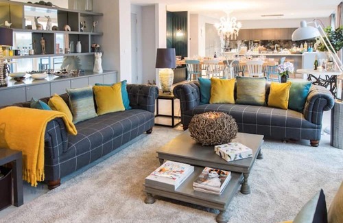 Lechlade Villa | White Willow Lodge LAK-00