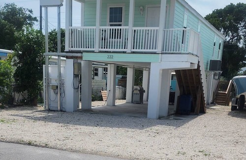 Tavernier House | Charming 2-bedroom house with AC, WiFi in brilliant Tavernier