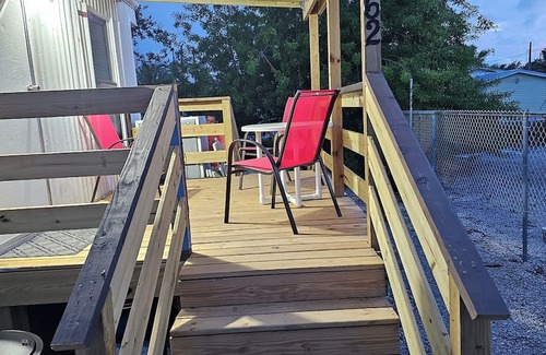 Little Torch Key House | Charming 2-bedroom mobile home with WiFi and AC in Summerland Key