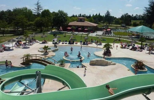 Thoux House | Camping 3 étoiles - eecgeb