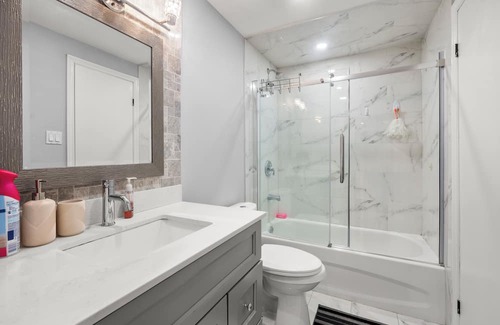 Scarborough Apartment | BIG PRIVATE ROOM with TERRACE in Scarborough