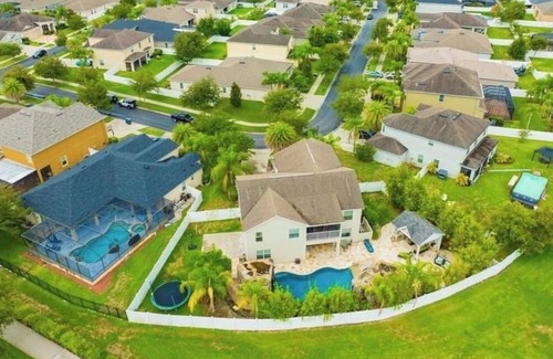 Live Oak Preserve House | Spacious 6 bedroom house with pool and grotto, movie theater room, AC and Wifi.