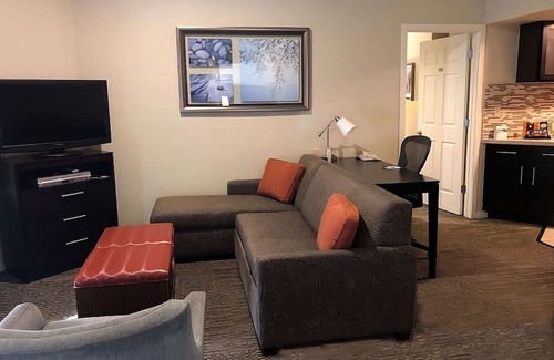 Sunnyvale House | 3 Cozy Rooms w/Coffee Maker, Microwave, & Complimentary Breakfast